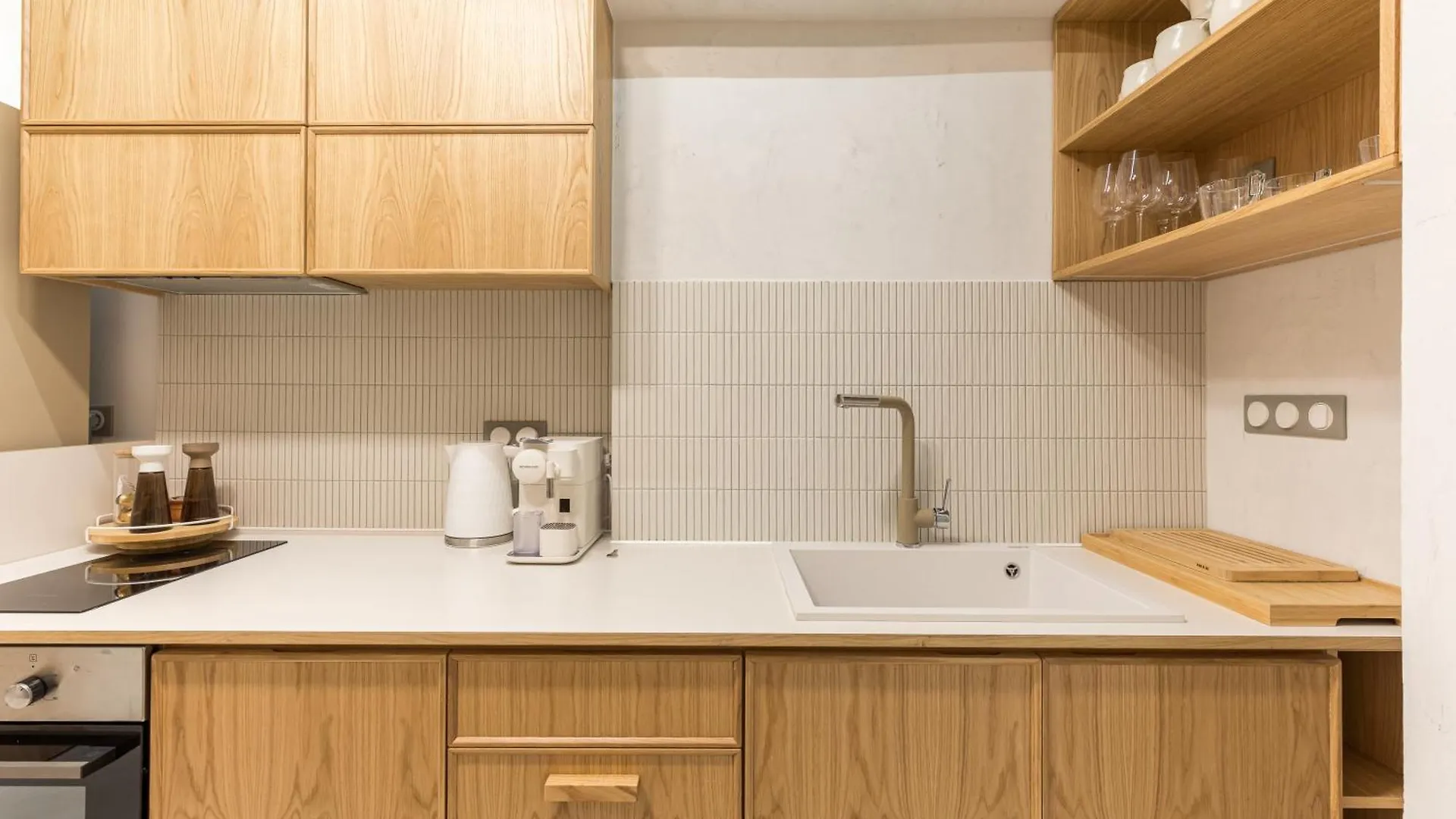 Blossom By Halu! Cozy 2-Bd Apartment Θεσσαλονίκη